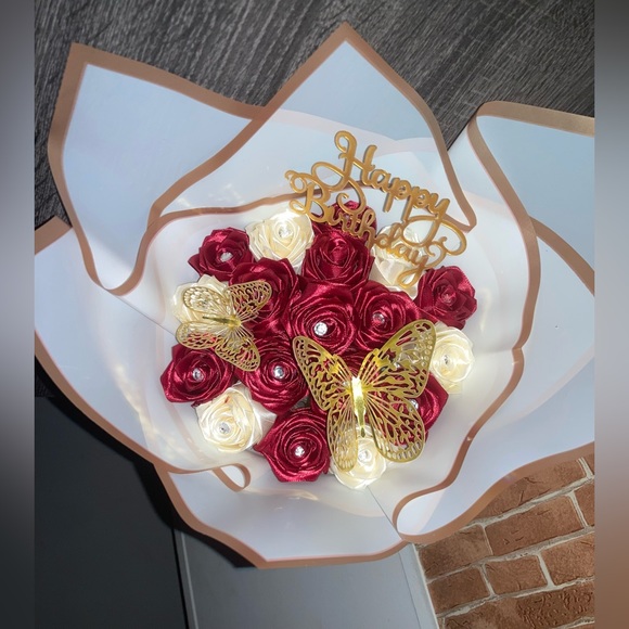 Eternal Rose bouquet - Picture 4 of 4